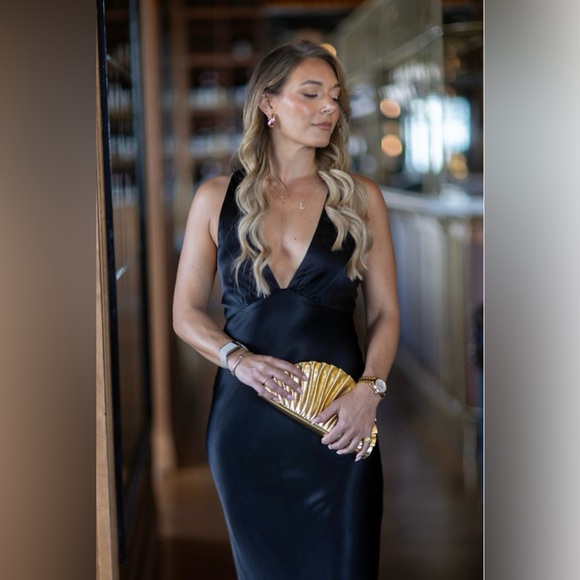 Meet your Posher, Erika - Picture 1 of 5